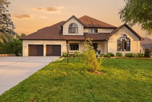 452 Scarborough RD, Valparaiso, IN 46385
