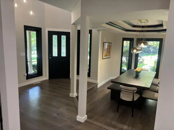 239 Crabapple LN, Valparaiso, IN 46383