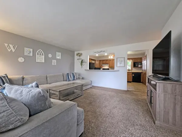 1606 Brookview CT, Hobart, IN 46342