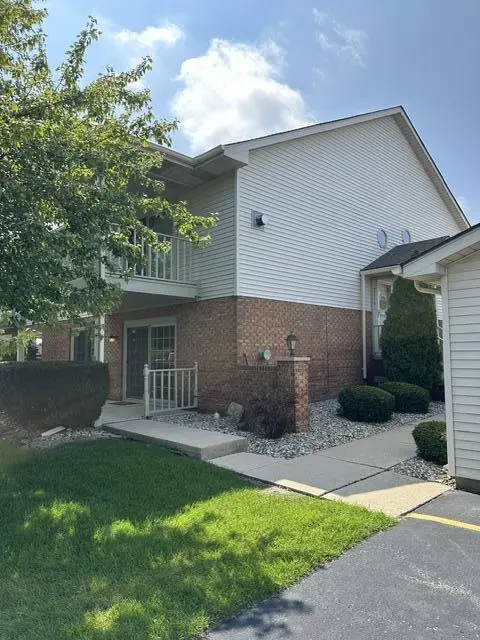 2112 Terrace DR #2112, Highland, IN 46322