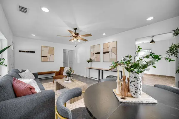8115 Wicker Park DR, Highland, IN 46322