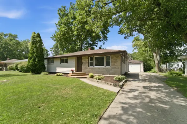 322 Oriole AVE, Crown Point, IN 46307