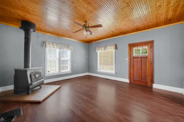 8826 N 650, New Carlisle, IN 46552
