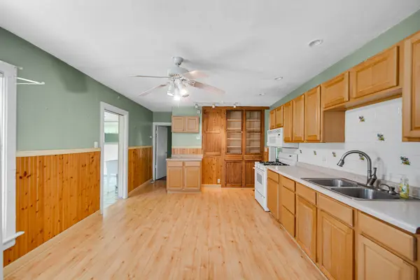 8826 N 650, New Carlisle, IN 46552