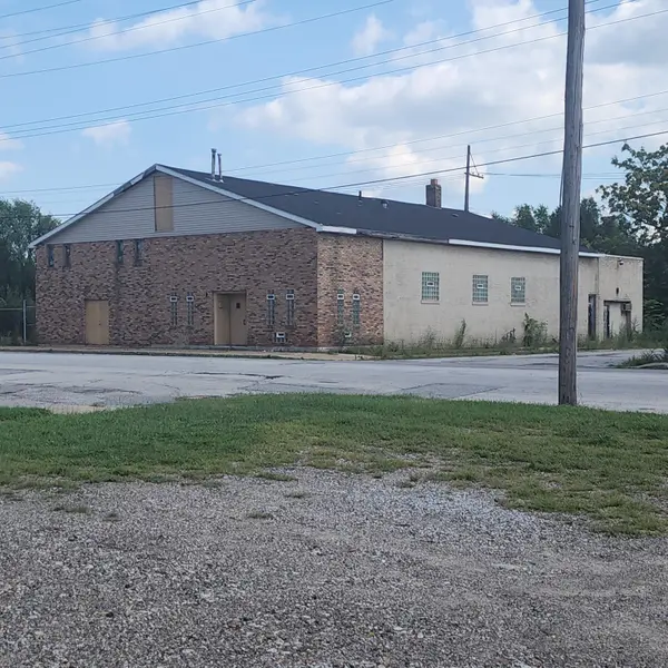 525 W 11th AVE, Gary, IN 46402