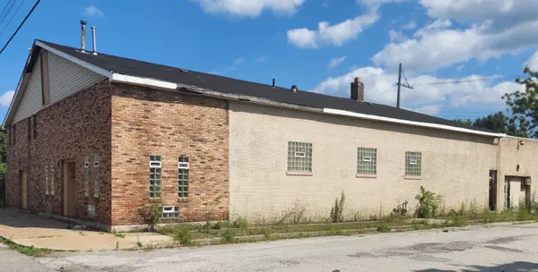 525 W 11th AVE, Gary, IN 46402