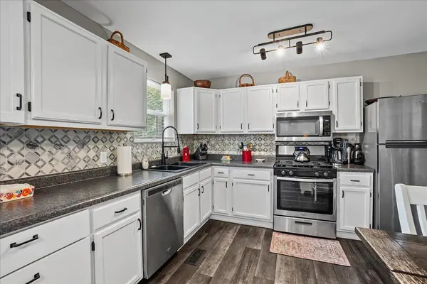 617 6th AVE, Demotte, IN 46310
