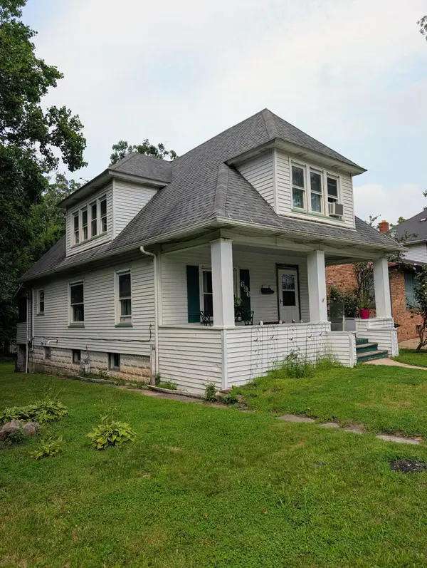 696 Water ST, Hobart, IN 46342
