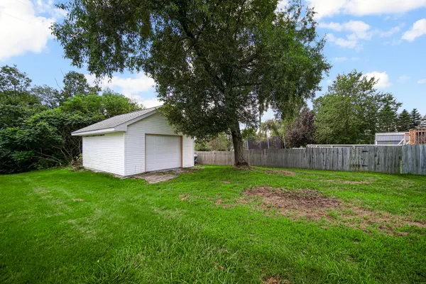 585 Lake Park DR, Valparaiso, IN 46385