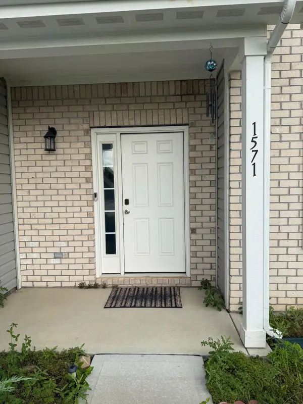 1571 N Creekwater Pass, Greenfield, IN 46140