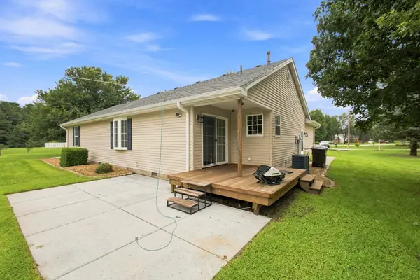 11398 N Pine CT, Wheatfield, IN 46392