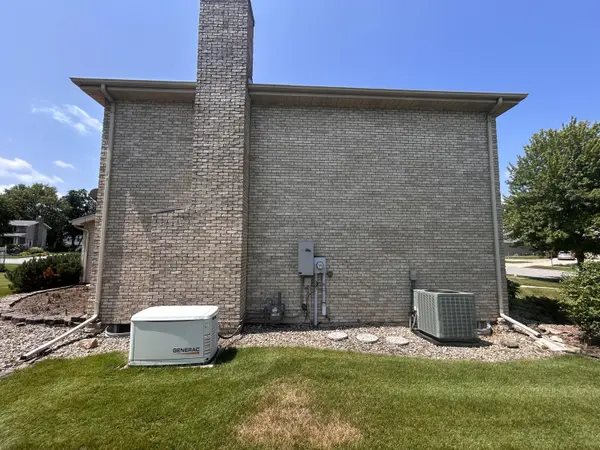 1429 Lakeview DR, Schererville, IN 46375