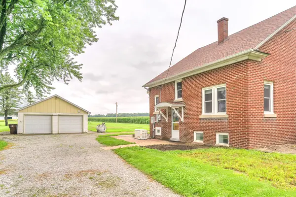 502 S 250 W, Valparaiso, IN 46385
