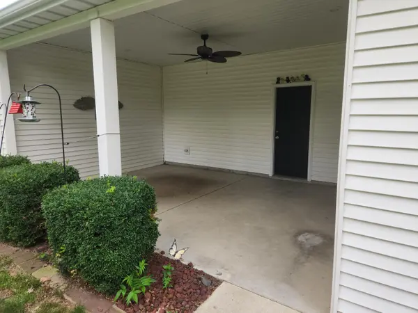 325 Forsythia ST, Demotte, IN 46310