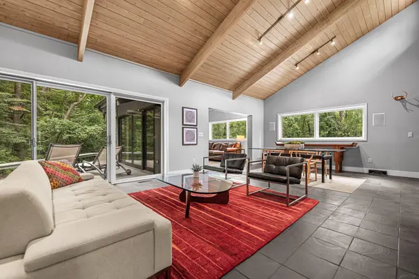 221 Bote Drive, Chesterton, IN 46304