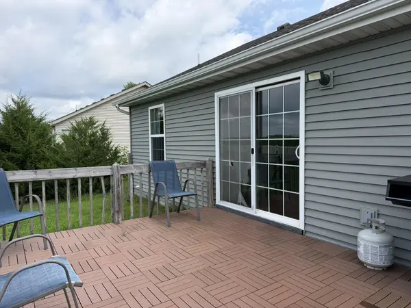 264 S Meadow LN, Wheatfield, IN 46392