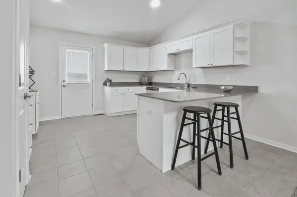 3041 W 82nd PL, Merrillville, IN 46410