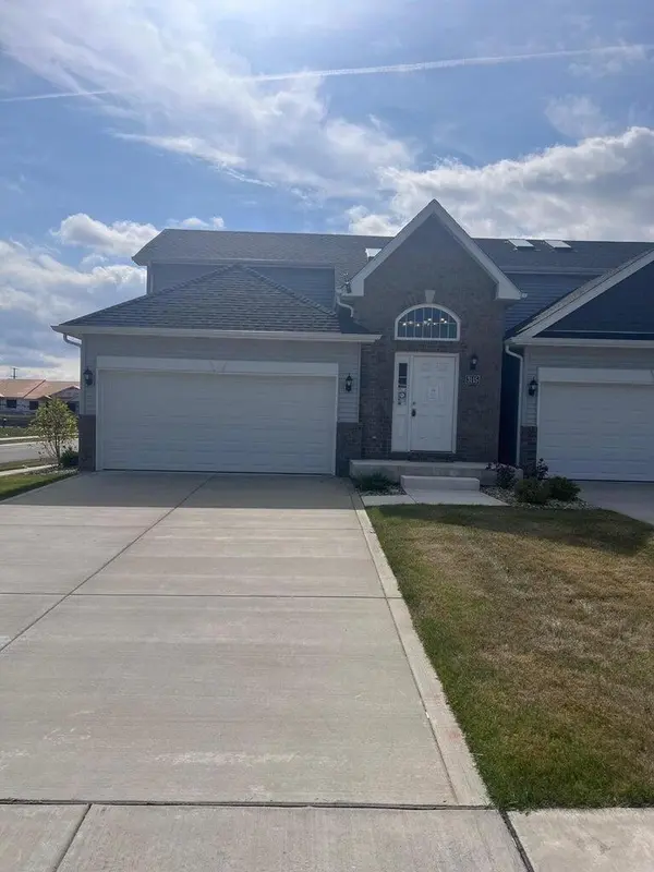 3041 W 82nd PL, Merrillville, IN 46410