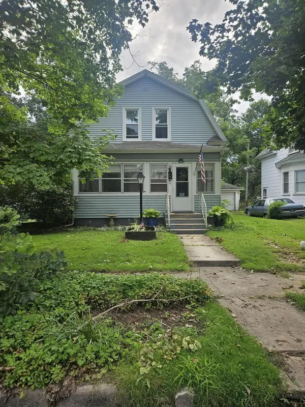 112 Woodward ST, La Porte, IN 46350