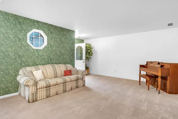 429 11th CIR, Demotte, IN 46310