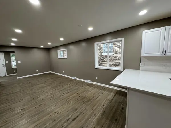 1724 Lake AVE, Whiting, IN 46394
