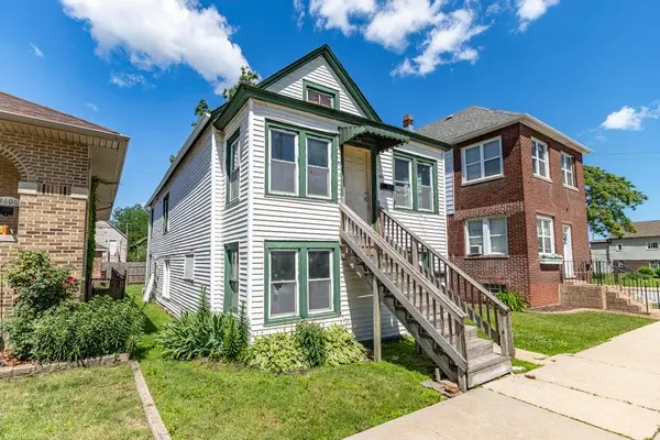 2604 Schrage AVE, Whiting, IN 46394