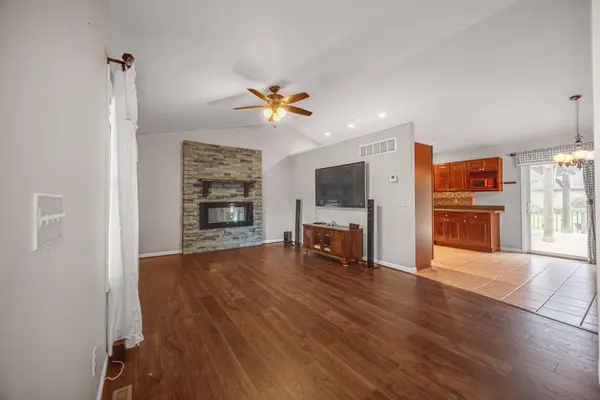 17472 Hawthorne DR, Lowell, IN 46356