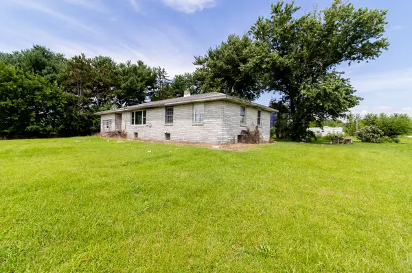 7244 W 500, Winamac, IN 46996