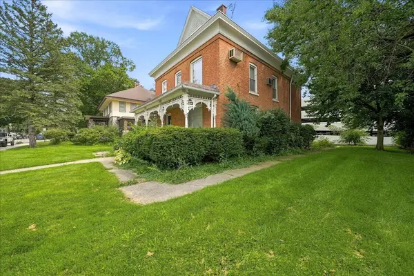 306 Jefferson ST, Valparaiso, IN 46383