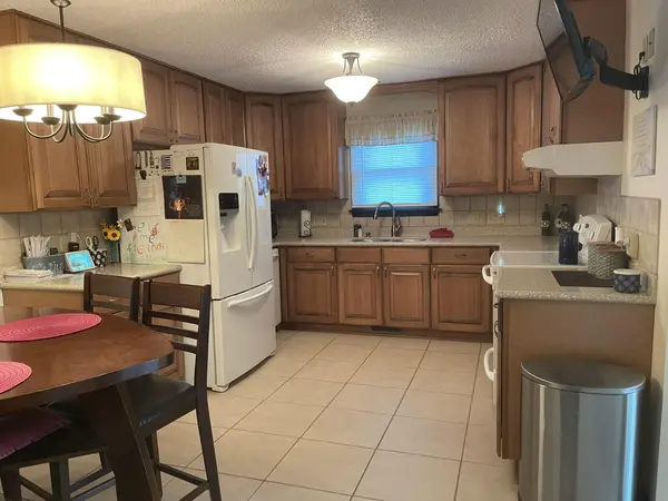 1018 Elm SW Street, Demotte, IN 46310