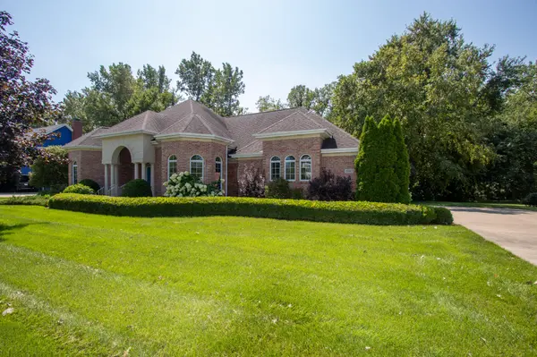 1910 Catkin CIR, Chesterton, IN 46304
