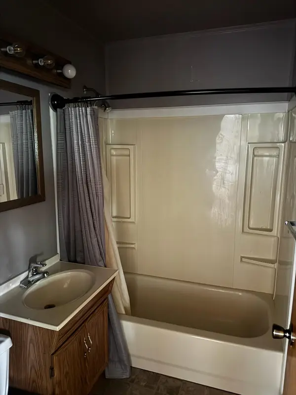 1394 Burns DR, Portage, IN 46368