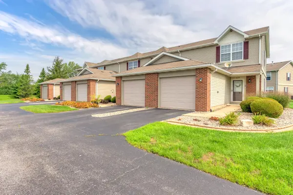 877 Flagstone DR, Dyer, IN 46311
