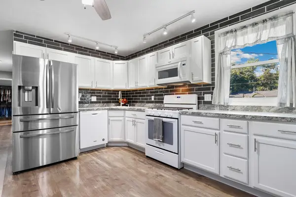 610 Old Forge RD, Valparaiso, IN 46385
