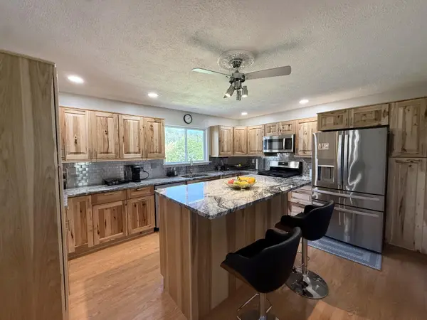 762 Dunewood DR, Chesterton, IN 46304