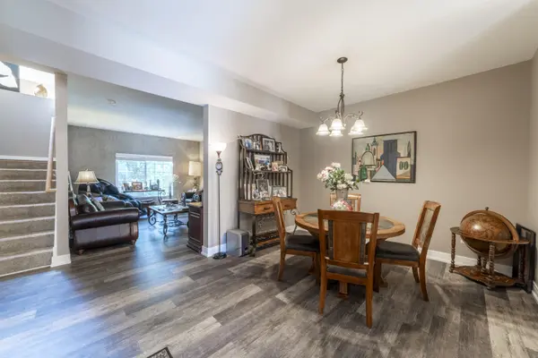 135 Enclave CIR #B, Bolingbrook, IL 60440