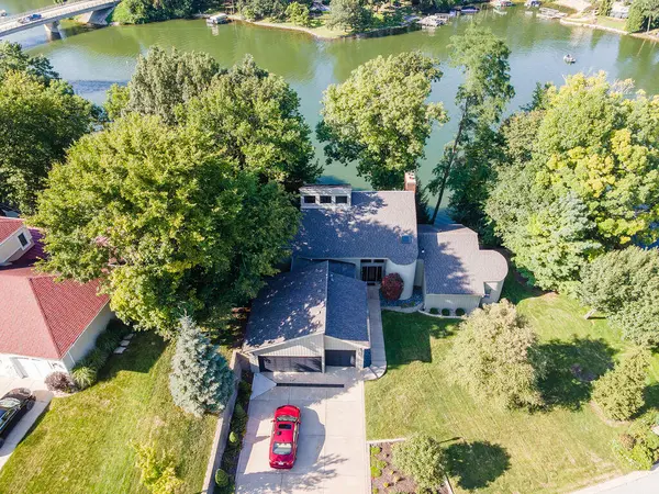427 Wessex RD, Valparaiso, IN 46385