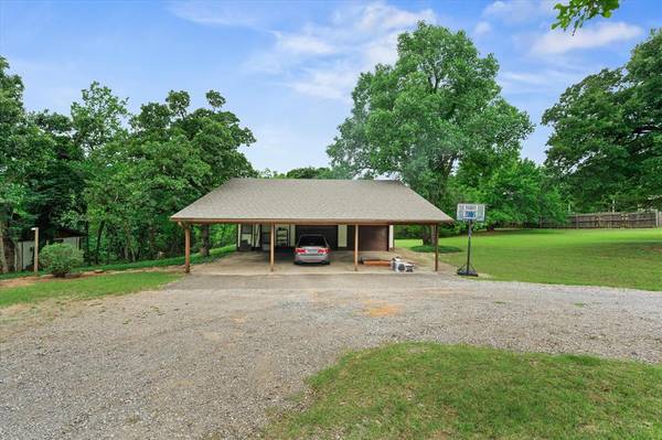 1101 S Post RD, Guthrie, OK 73044