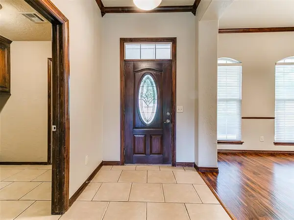 309 E Richmond TER, Mustang, OK 73064