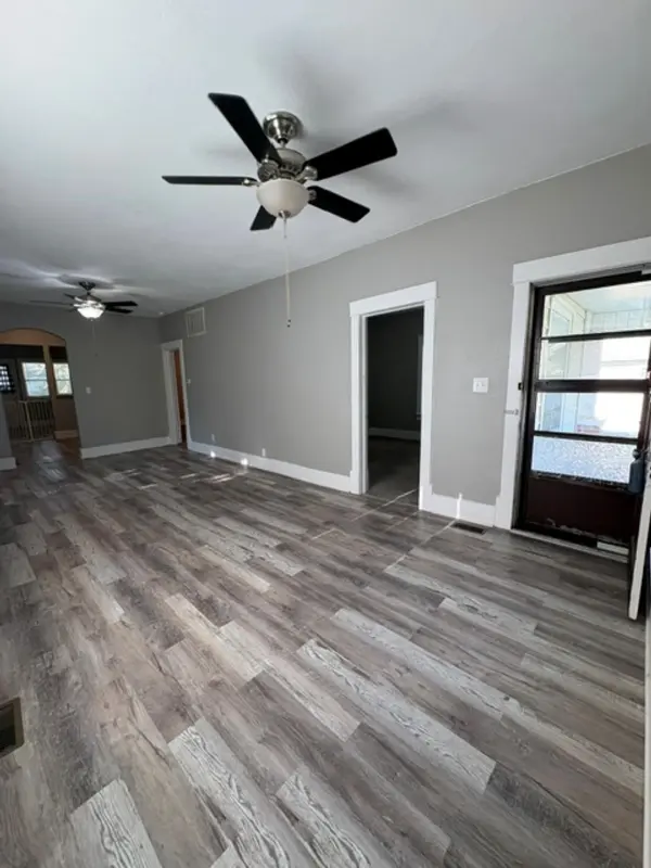 514 W Cave Springs Ave, El Dorado, KS 67042