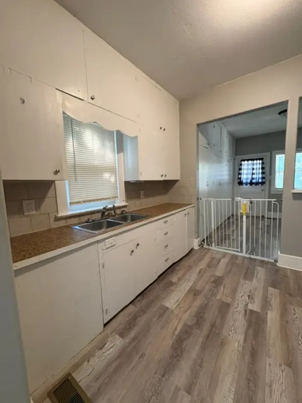 514 W Cave Springs Ave, El Dorado, KS 67042