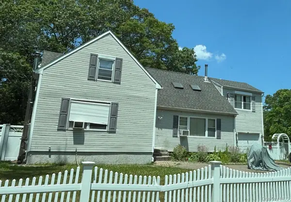63 Washington AVE, Mastic Beach, NY 11951