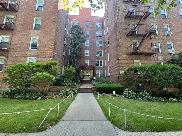 221 McDonald #1G, Brooklyn, NY 11218
