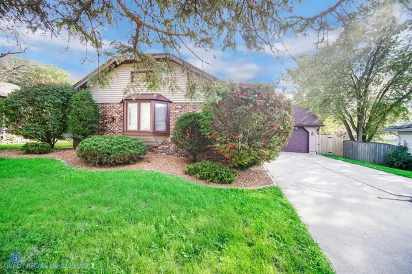 649 Kathleen DR, Schererville, IN 46375