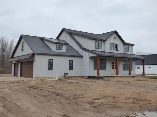 487 Stonebridge Pkwy, Valparaiso, IN 46383
