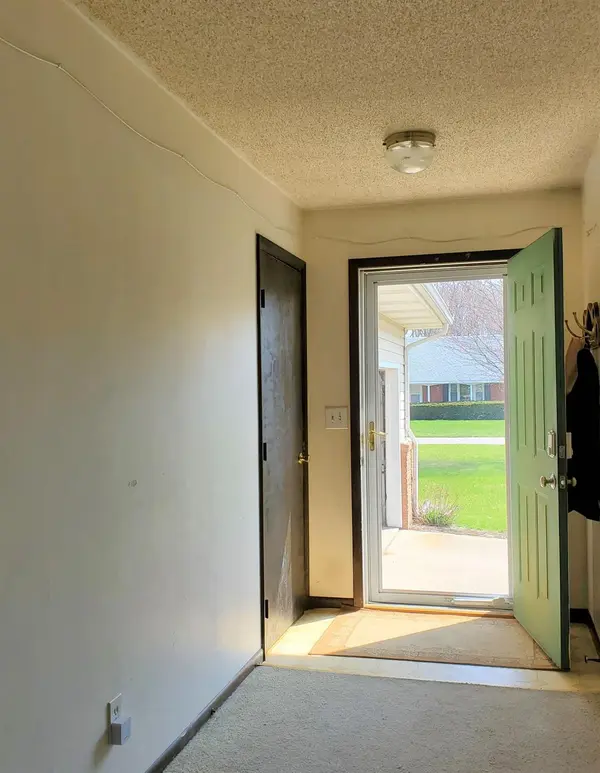 1106 Elm ST, Demotte, IN 46310