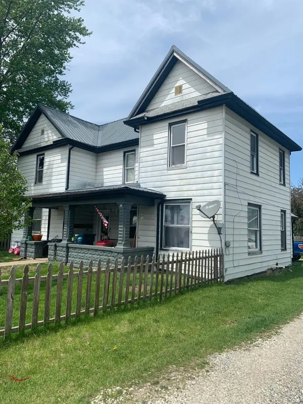 108 E Main ST, Medaryville, IN 47957