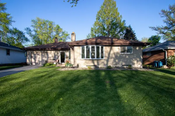 8957 Cottage Grove AVE, Highland, IN 46322