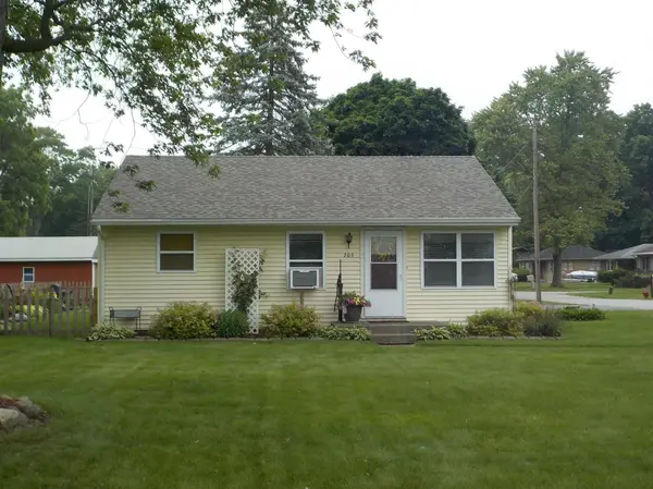 205 E Indiana ST, Kouts, IN 46347