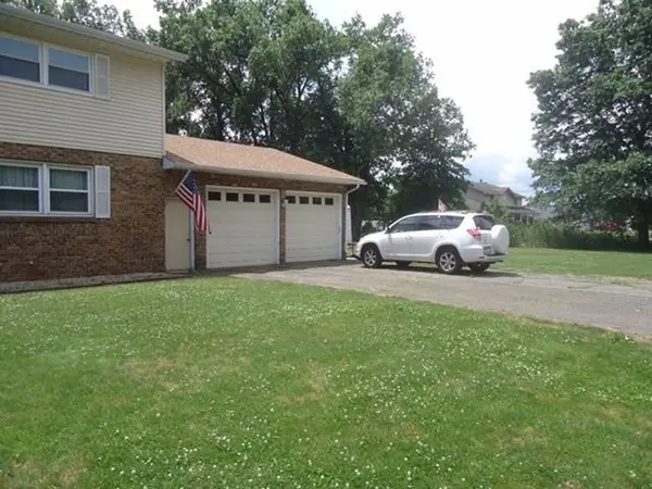 977 Eugene ST, Porter, IN 46304